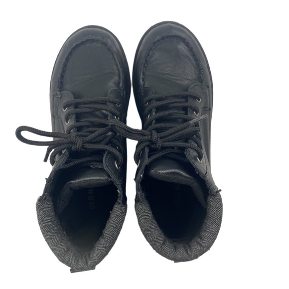 Old Navy Boy's Lace Up Boot in Black Size 1 - Picture 4 of 6